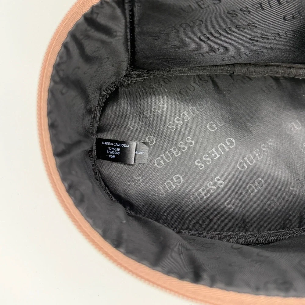 New Guess Pink Large Cosmetic Bag Vanity Case Pouch Travel Bag - Picture 8 of 9